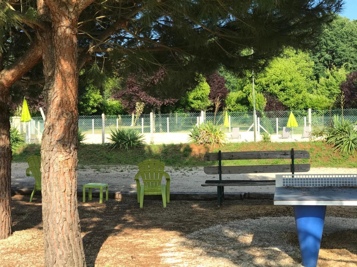 Camping Le Mondou Hotel Saint-Julien-de-Lampon Eksteriør billede